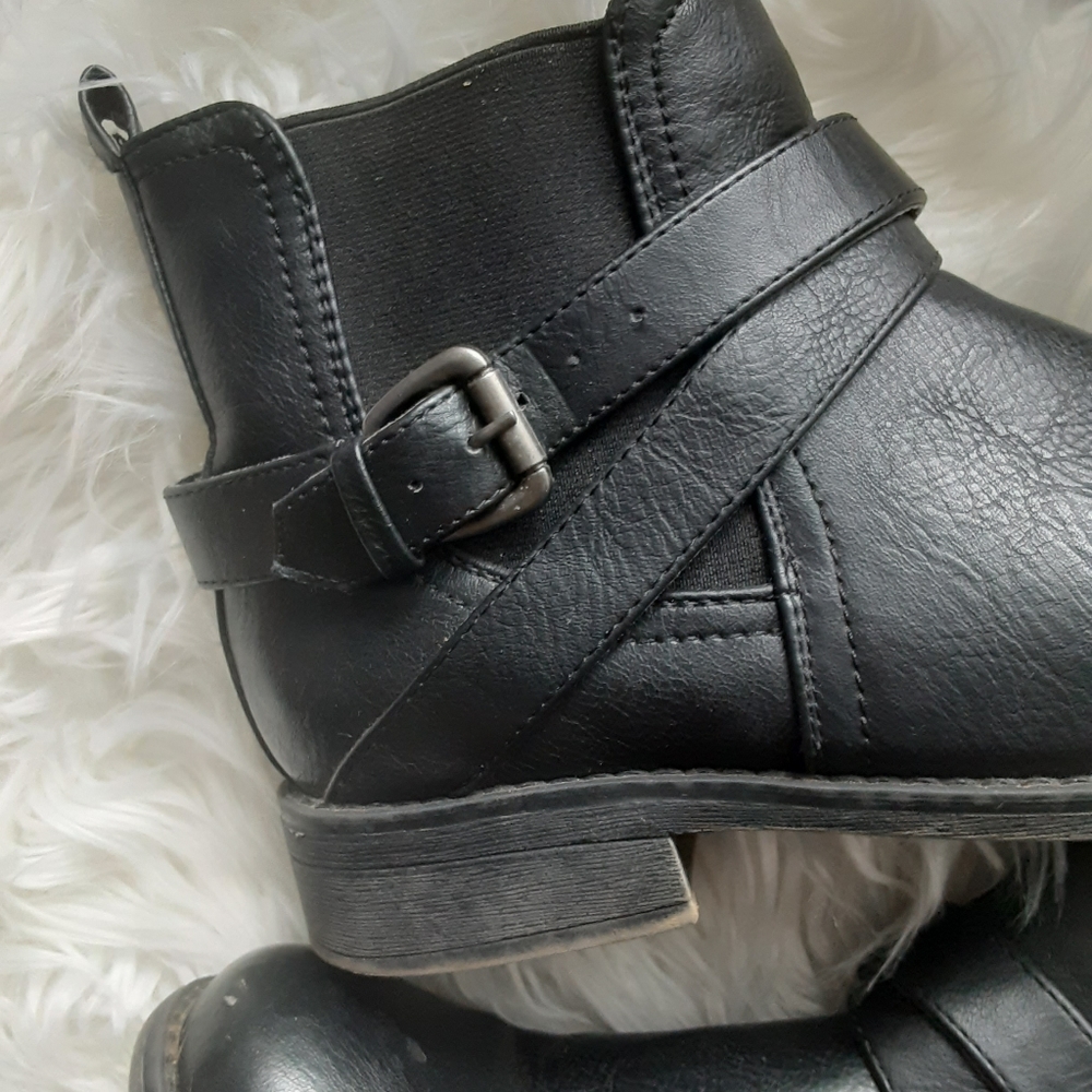 Call it Spring Booties - Picture 2 of 6